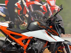 2026 Ktm 990 DUKE WHITE