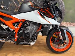 2026 Ktm 990 DUKE WHITE