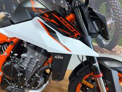 2026 Ktm 990 DUKE WHITE