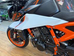 2026 Ktm 990 DUKE WHITE