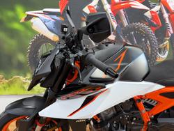 2026 Ktm 990 DUKE WHITE