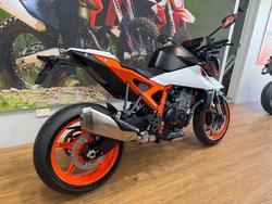 2026 Ktm 990 DUKE WHITE