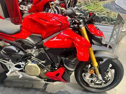 2026 Ducati STREETFIGHTER V4 RED