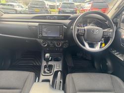 2024 Toyota Hilux SR