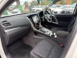 2023 Mitsubishi Pajero Sport GLX