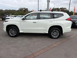 2023 Mitsubishi Pajero Sport GLX