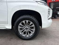 2023 Mitsubishi Pajero Sport GLX