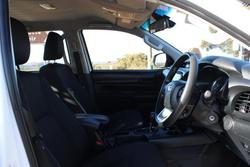 2023 Toyota Hilux SR