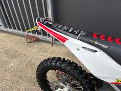 2010 HUSQVARNA TE449 WHITE