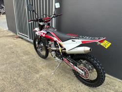 2010 HUSQVARNA TE449 WHITE