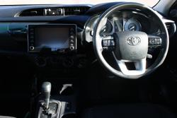 2022 Toyota Hilux SR