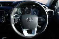 2022 Toyota Hilux SR