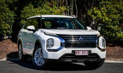 2021 Mitsubishi Outlander ES