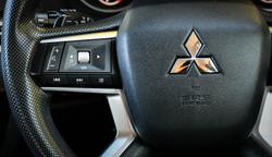 2021 Mitsubishi Outlander ES
