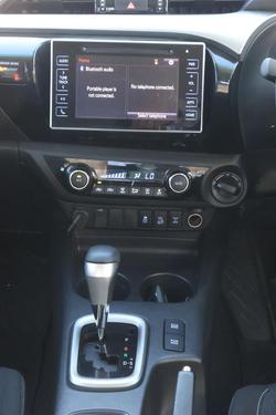 2020 Toyota Hilux SR5