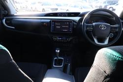 2020 Toyota Hilux SR5