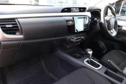 2020 Toyota Hilux SR5