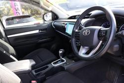 2020 Toyota Hilux SR5
