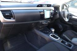2020 Toyota Hilux SR5