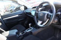 2020 Toyota Hilux SR5