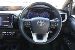 2020 Toyota Hilux SR5