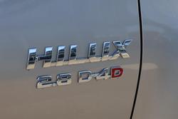 2020 Toyota Hilux SR5