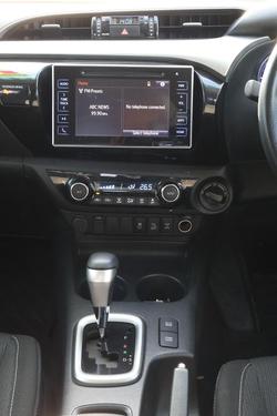 2020 Toyota Hilux SR5