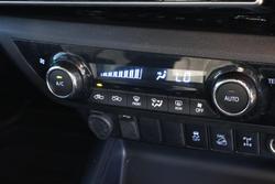 2020 Toyota Hilux SR5