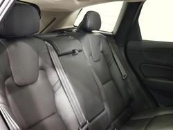 2022 Volvo XC60 Ultimate B6 Dark