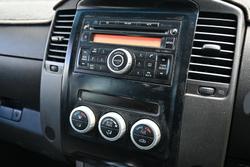 2011 Nissan Navara ST-X 550