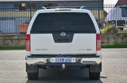 2011 Nissan Navara ST-X 550