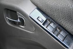 2011 Nissan Navara ST-X 550