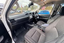 2023 Toyota Hilux SR