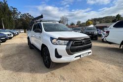2023 Toyota Hilux SR
