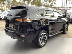 2022 Isuzu MU-X LS-T