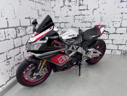 2016 Aprilia RSV4 RF RSV4 Grey