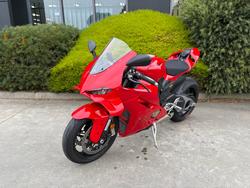 2025 DUCATI PANIGALE V4 Red