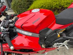 2025 DUCATI PANIGALE V4 Red