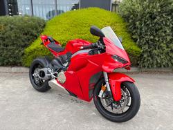 2025 DUCATI PANIGALE V4 Red
