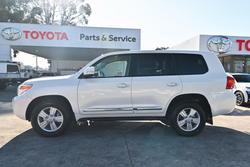 2015 Toyota Landcruiser Sahara VDJ200R MY13 4X4 Dual Range Crystal Pearl