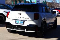 2025 MINI Aceman JCW E Favoured