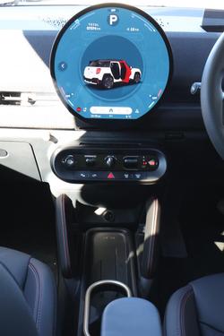 2025 MINI Aceman JCW E Favoured