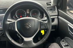 2015 Suzuki Swift GL Navigator