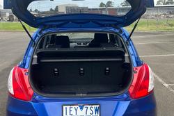 2015 Suzuki Swift GL Navigator