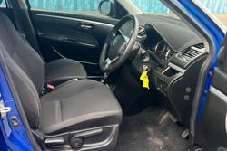 2015 Suzuki Swift GL Navigator