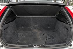 2017 Volvo V40 T3 Momentum