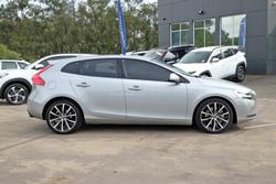 2017 Volvo V40 T3 Momentum