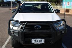 2022 Toyota Hilux SR