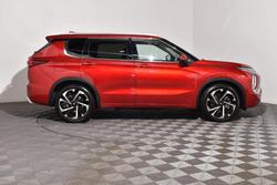 2023 Mitsubishi Outlander Exceed