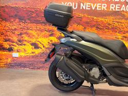 2020 Piaggio Beverly 350 (BV 350) Beverly Green